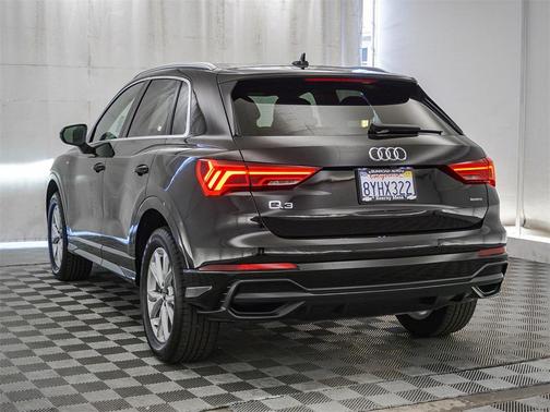 2022 Audi Q3 45 S line Premium