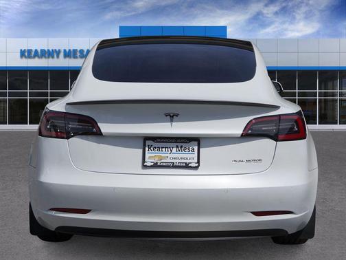 Pearl White Multi-Coat 2022 Tesla Model 3 Performance