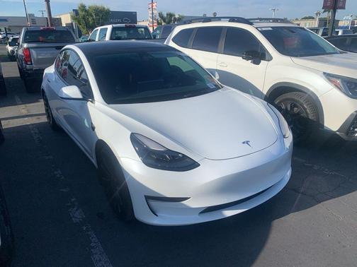 Pearl White Multi-Coat 2022 Tesla Model 3 Performance