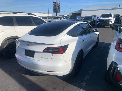 Pearl White Multi-Coat 2022 Tesla Model 3 Performance