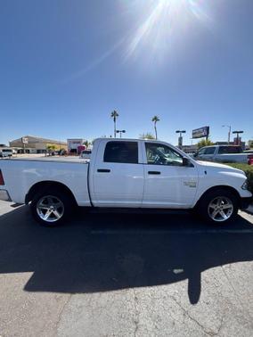 Bright White Clearcoat 2022 RAM 1500 Classic SLT