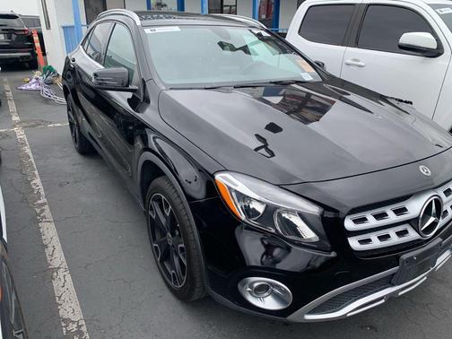 Cosmos Black Metallic 2020 Mercedes-Benz GLA 250 Base
