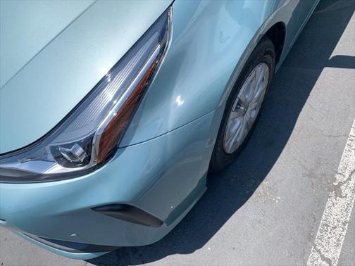 2022 Toyota Prius LE