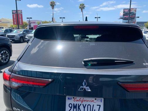 Black Diamond 2024 Mitsubishi Outlander SE S-AWC