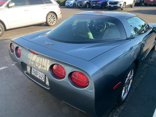 2003 Chevrolet Corvette Base