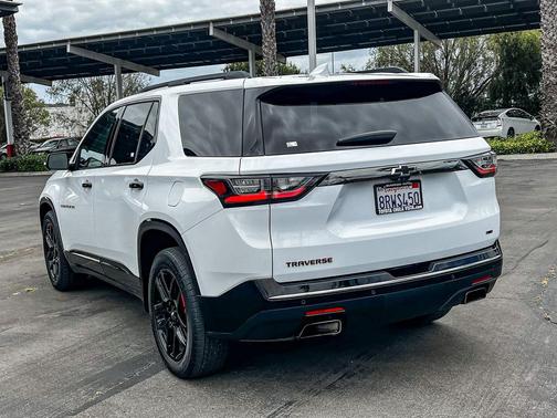 Summit White 2020 Chevrolet Traverse Premier