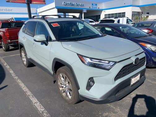 2023 Toyota RAV4 XLE Premium