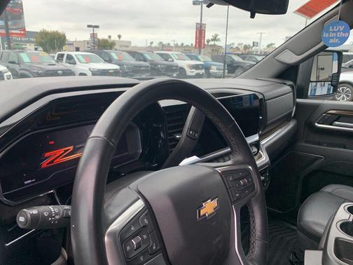 Dark Ash Metallic 2024 Chevrolet Silverado 2500 LT