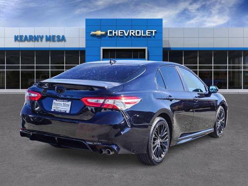 2020 Toyota Camry SE