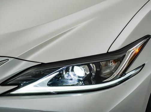2022 Lexus ES 350 Base
