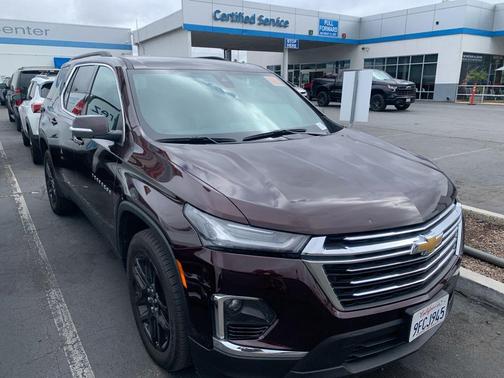 Black Cherry Metallic 2023 Chevrolet Traverse LT Leather