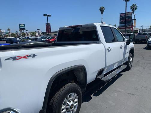 Summit White 2025 Chevrolet Silverado 2500 LT