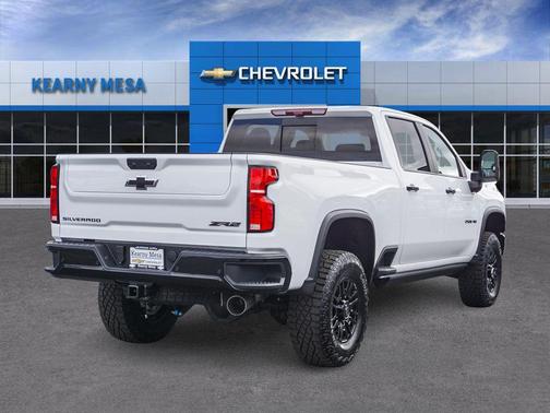 Summit White 2026 Chevrolet Silverado 2500 ZR2