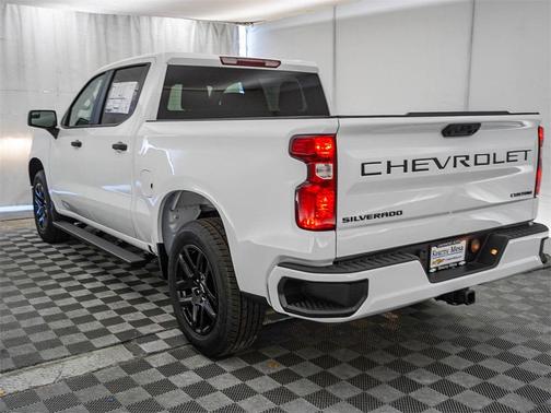 2026 Chevrolet Silverado 1500 Custom