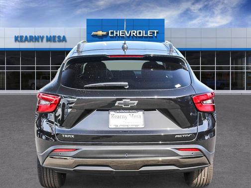 Mosaic Black Metallic 2026 Chevrolet Trax ACTIV