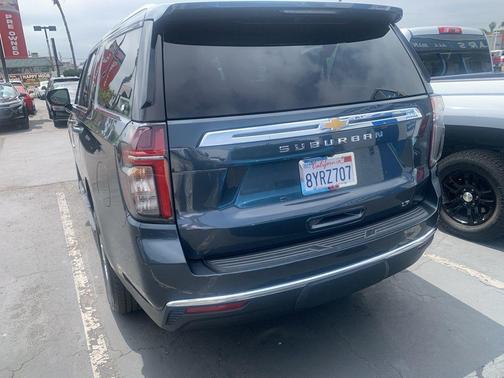 Shadow Gray Metallic 2021 Chevrolet Suburban LT
