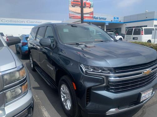 Shadow Gray Metallic 2021 Chevrolet Suburban LT