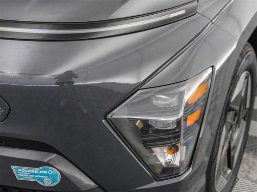 2025 Hyundai KONA EV SEL