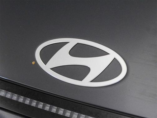 2025 Hyundai KONA EV SEL