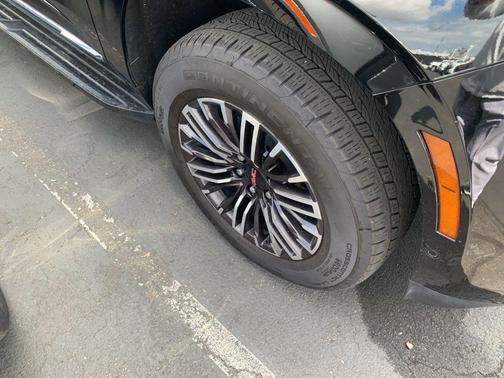 Onyx Black 2025 GMC Yukon XL Elevation