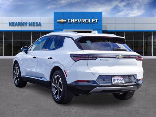 Summit White 2024 Chevrolet Equinox EV 2LT