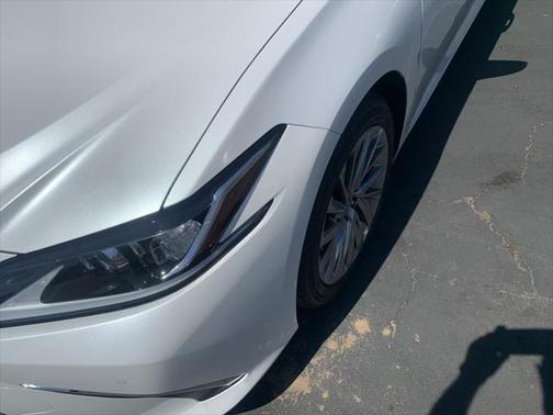 2019 Lexus ES 300h Luxury