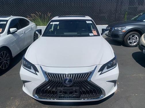 2019 Lexus ES 300h Luxury