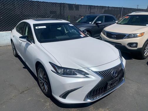2019 Lexus ES 300h Luxury