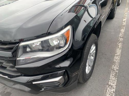 Black 2022 Chevrolet Colorado LT