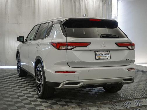 2023 Mitsubishi Outlander SE Special Edition