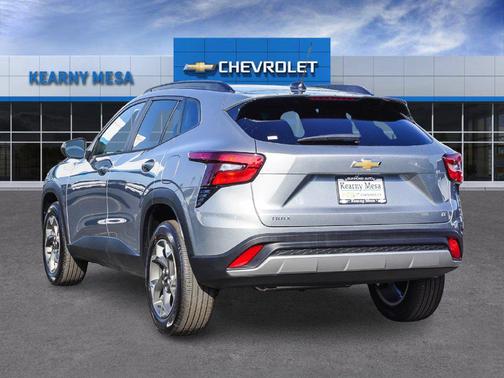 Sterling Gray Metallic 2026 Chevrolet Trax LT