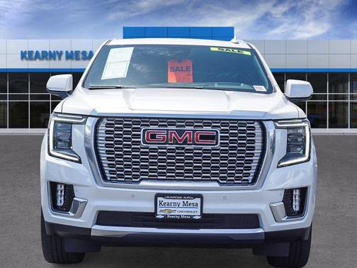 White Frost Tricoat 2023 GMC Yukon XL Denali