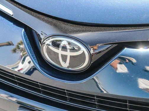 Galactic Aqua Mica 2018 Toyota RAV4 XLE