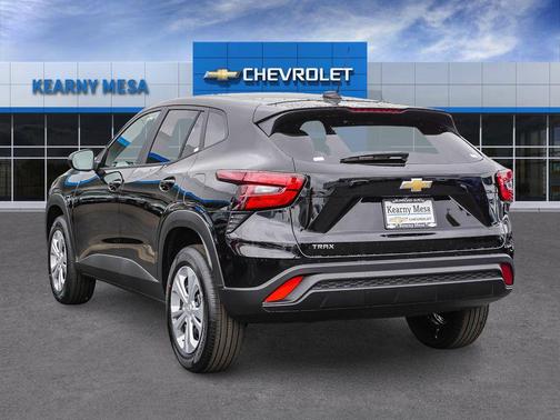 Mosaic Black Metallic 2026 Chevrolet Trax LS