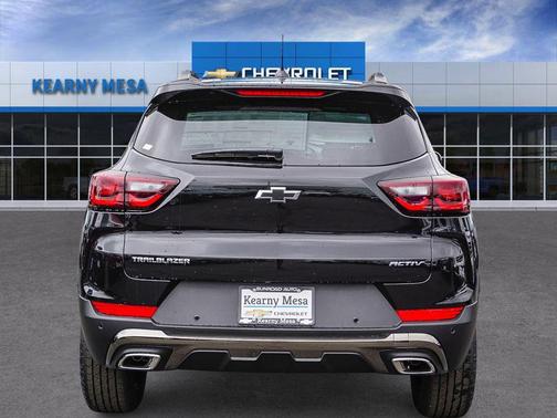 Mosaic Black Metallic 2026 Chevrolet Trailblazer ACTIV