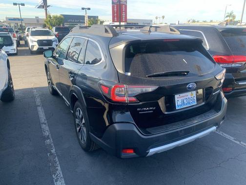 Crystal Black Silica 2024 Subaru Outback Limited