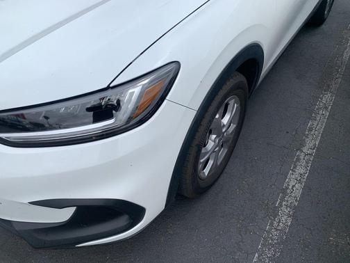 Platinum White Pearl 2024 Honda HR-V LX