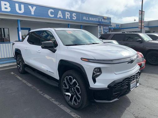 Summit White 2024 Chevrolet Silverado EV First-Edition RST 4WD