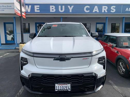 Summit White 2024 Chevrolet Silverado EV First-Edition RST 4WD