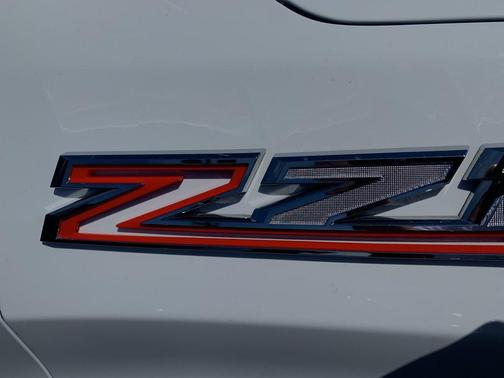 Summit White 2024 Chevrolet Silverado 1500 LT Trail Boss