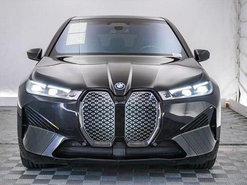 2025 BMW iX M60