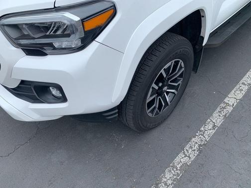 Ice Cap 2023 Toyota Tacoma TRD Sport