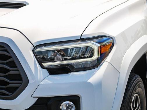 Ice Cap 2023 Toyota Tacoma TRD Sport