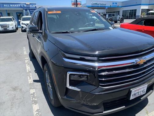 2024 Chevrolet Traverse LT
