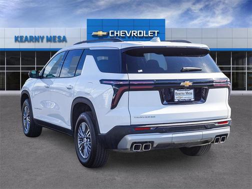 2025 Chevrolet Traverse LT