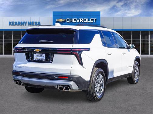 2025 Chevrolet Traverse LT