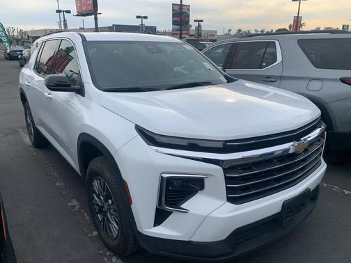 2025 Chevrolet Traverse LT