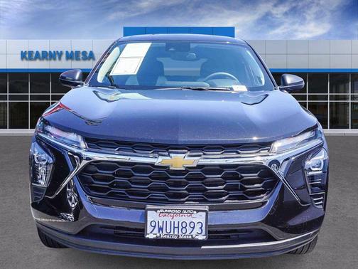 Mosaic Black Metallic 2026 Chevrolet Trax LS
