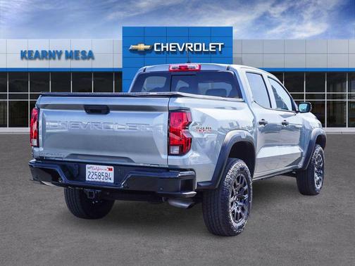 Sterling Gray Metallic 2024 Chevrolet Colorado Trail Boss