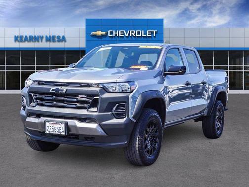 Sterling Gray Metallic 2024 Chevrolet Colorado Trail Boss